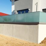 Terrasse mit Geländer aus Glas